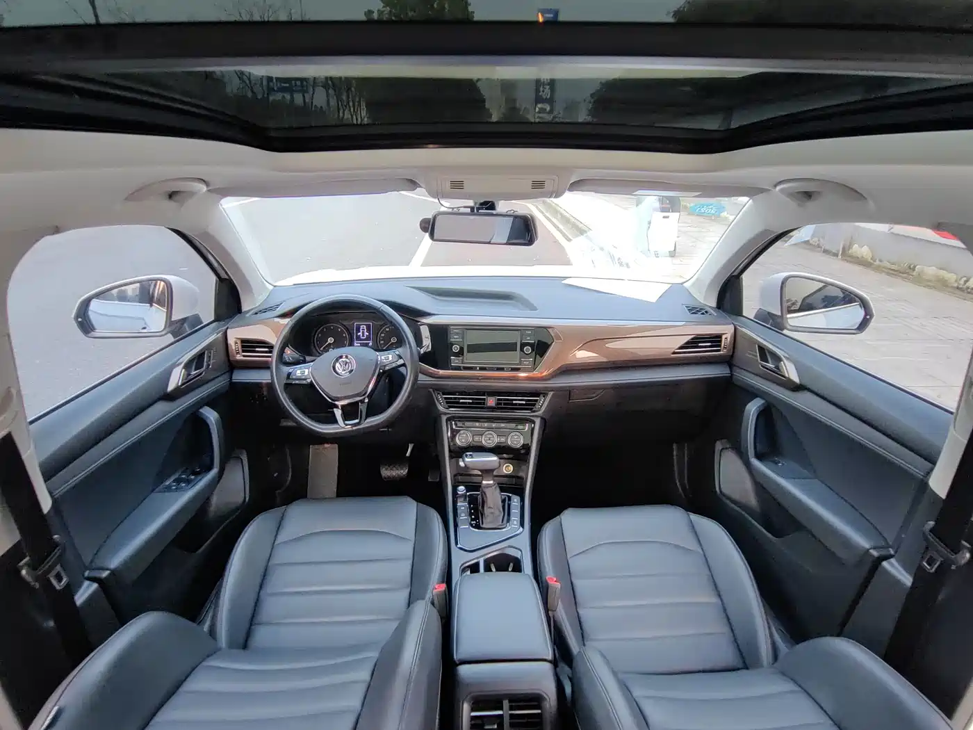 Volkswagen Tharu 2020 280TSI 2WD Comfort Edition China VI фото 3