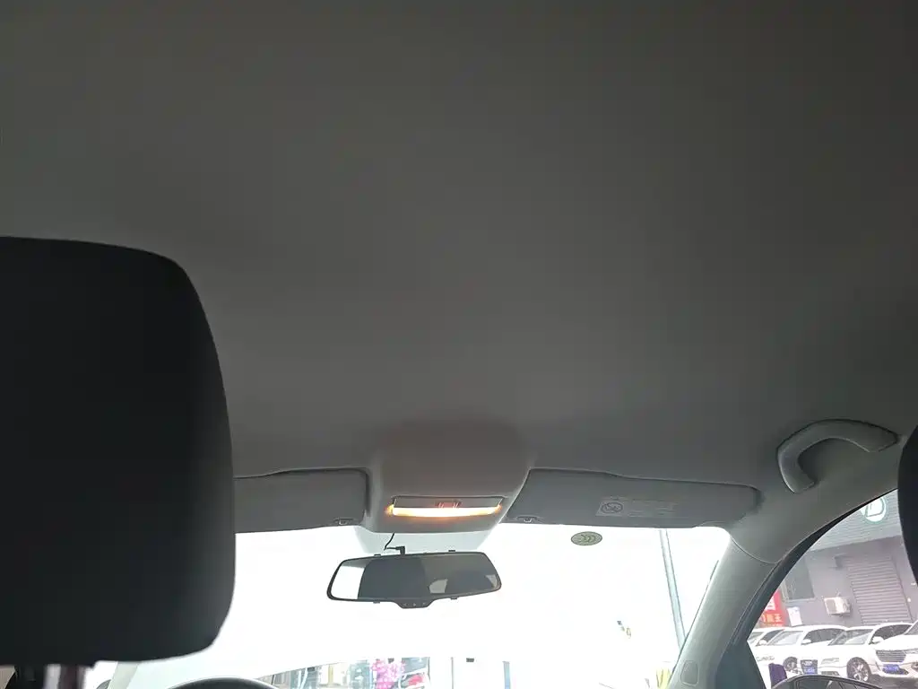 Volkswagen Polo 2018 1.5L Auto Safe Drive фото 18