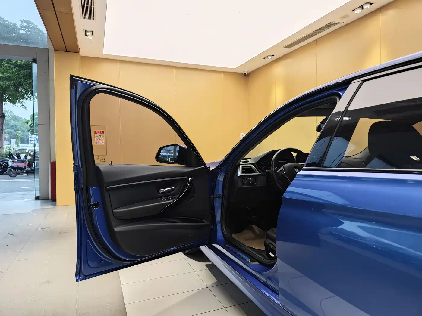 BMW 3 Series 2017 320Li M Sport фото 8