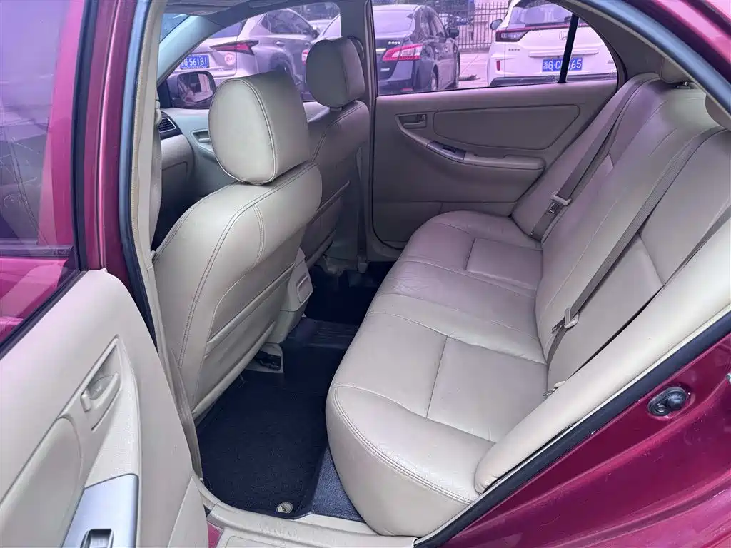 Toyota Corolla 2013 1.6L Automatic Luxury фото 11
