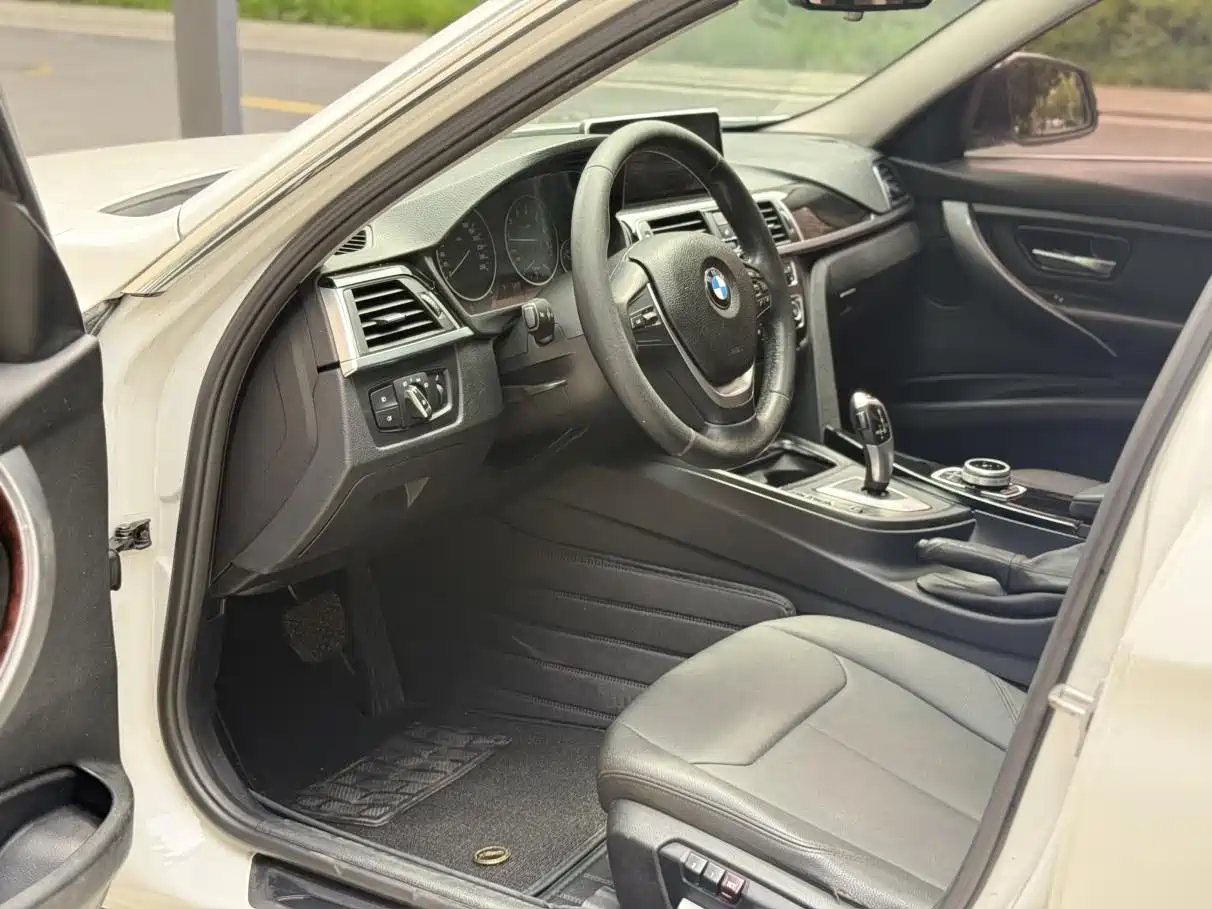 BMW 3 Series 2017 320Li Fashion фото 5