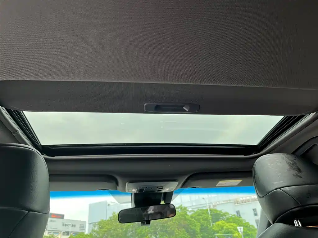 Toyota Avalon 2019 Hybrid 2.5L Luxury Edition China V фото 19