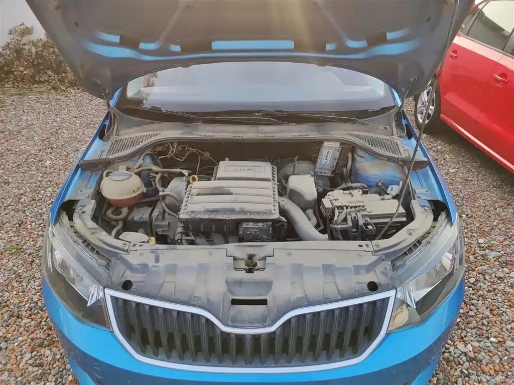 Škoda Fabia 2016 1.4L Automatic Car Enjoy Edition фото 16