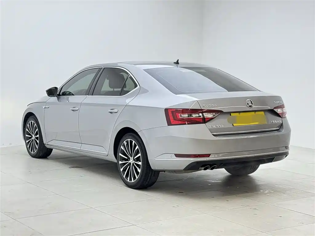 Škoda Superb 2016 TSI330 DSG Smart Edition фото 23
