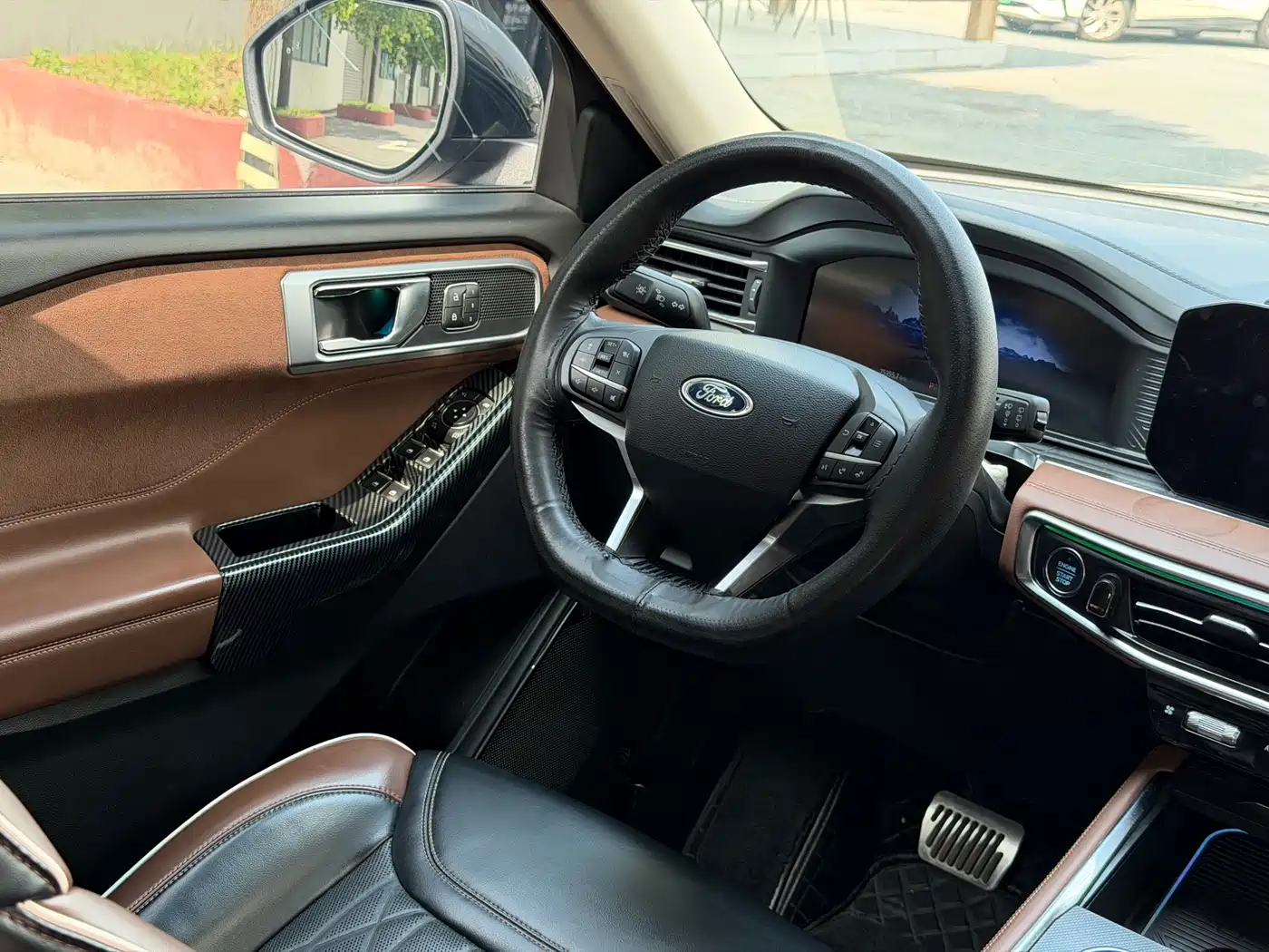 FORD EXPLORER
