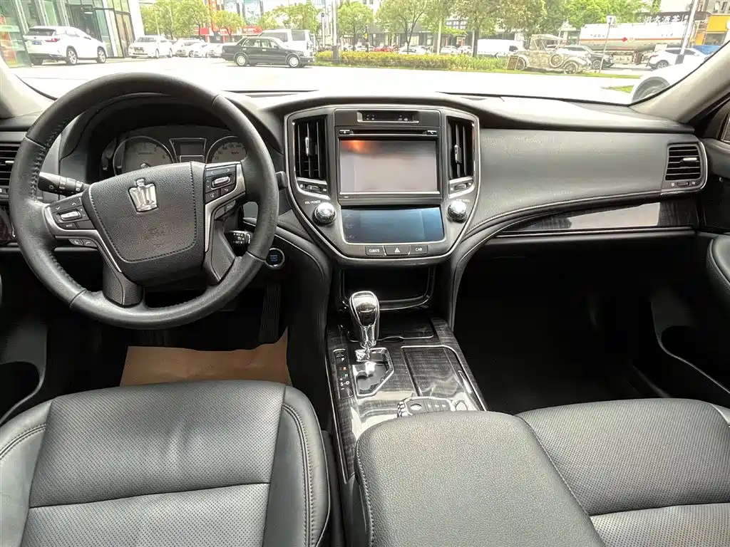 Toyota Crown 2015 2.5L Smart Edition фото 13
