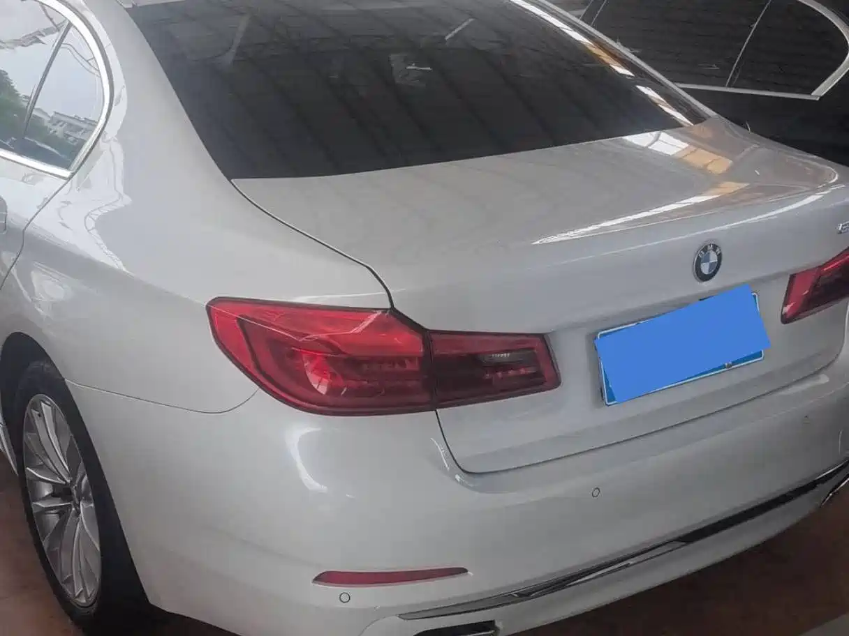 BMW 5 Series 2018 525Li M Sport Package фото 9