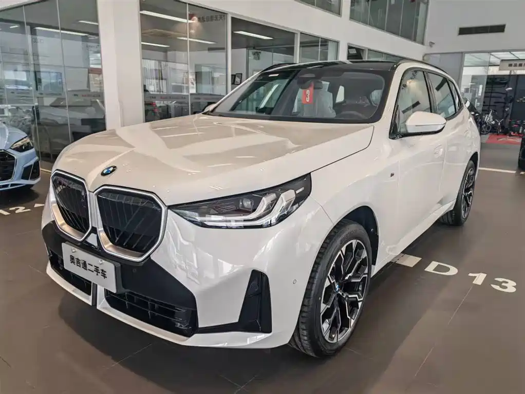BMW X3 2026 xDrive30L Leading Trim M Sport Shadowline Package