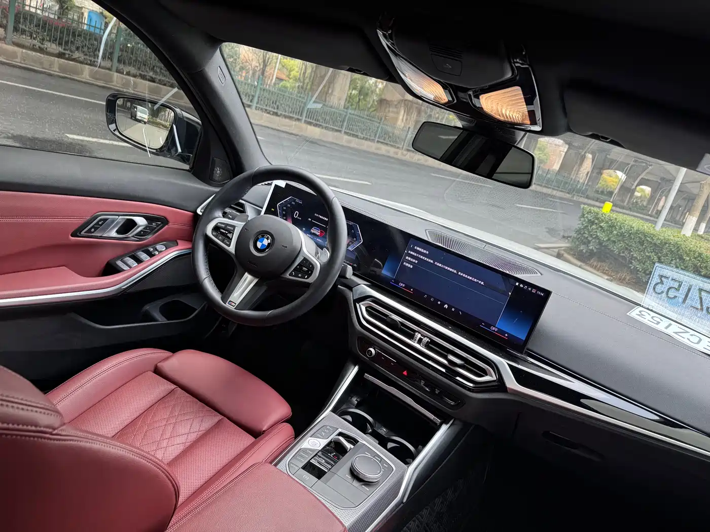 BMW 3 Series 2024 325i M Sport Shadowline Package фото 12