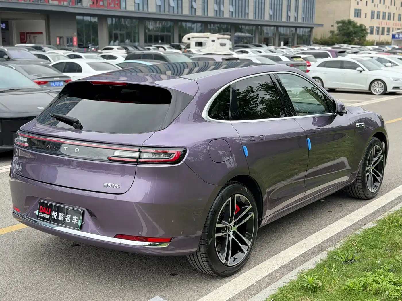 AITO Wenjie AITO M5 2025 Extended Range Ultra AWD фото 9