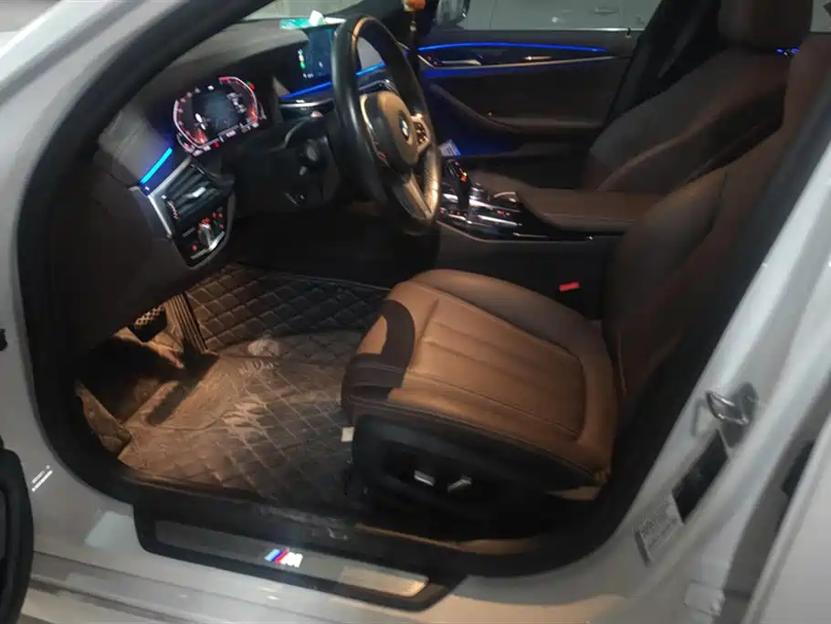 BMW 5 Series 2020 525Li M Sport Package фото 9