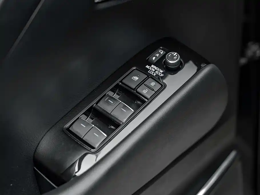 Toyota Vellfire 2021 Crown Hybrid 2.5L HV Premium Edition фото 11