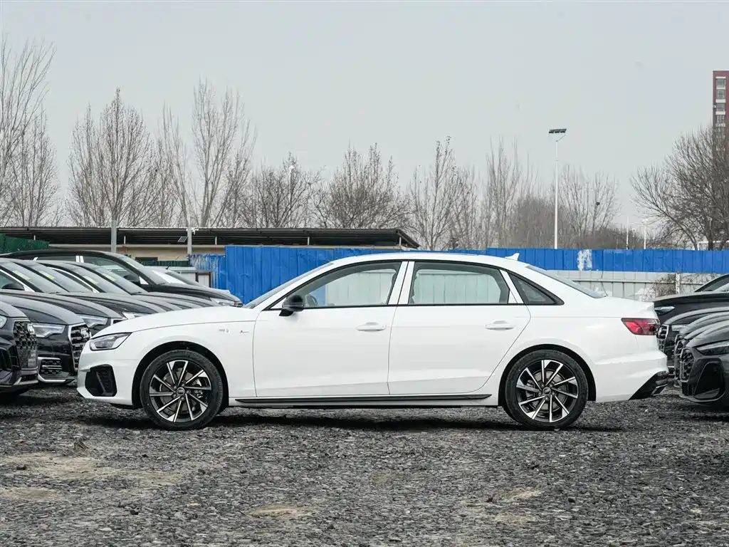 Audi A4L 2025 2 Million Celebration Edition 40 TFSI Luxury Dynamic B&O Starlight Night Edition фото 6