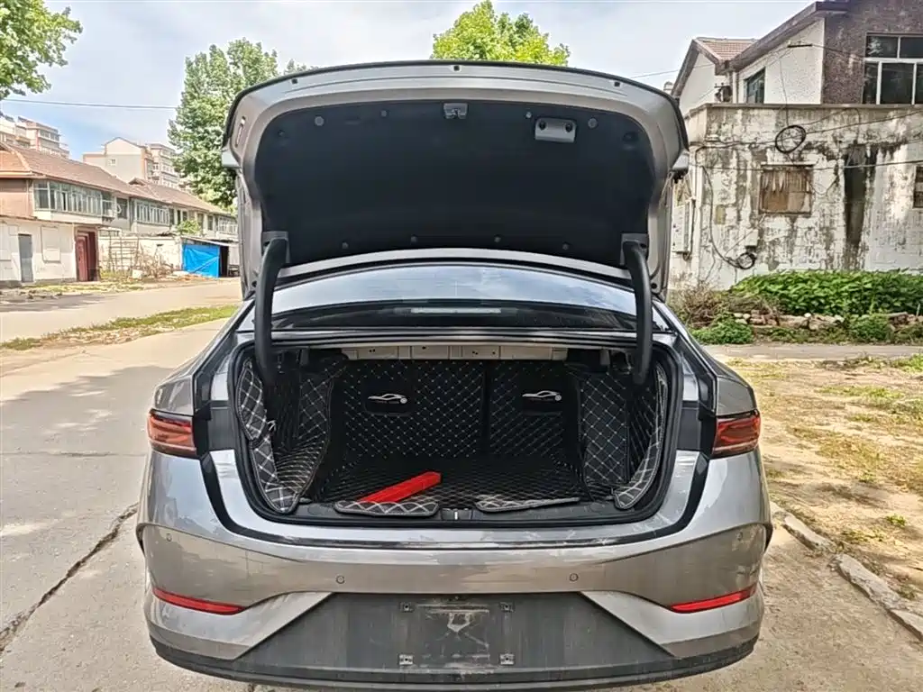 BYD Qin PLUS 2025 DM-i Smart Drive 55KM Leader фото 19