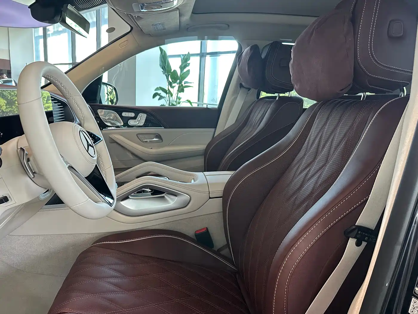 Mercedes-Benz Maybach GLS 2026 GLS 480 4MATIC Liyi Edition фото 6