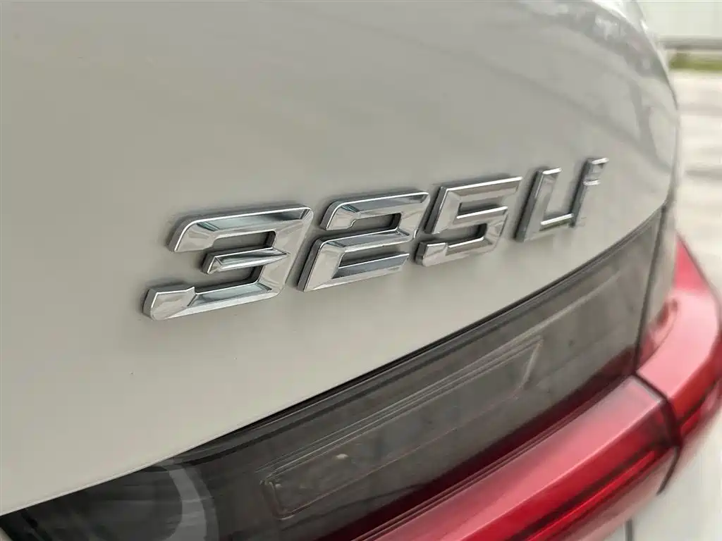 BMW 3 Series 2020 325Li M Sport Package фото 25