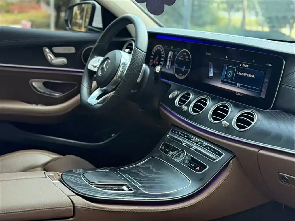 Mercedes-Benz E-Class 2019 E 200 L Sport фото 11