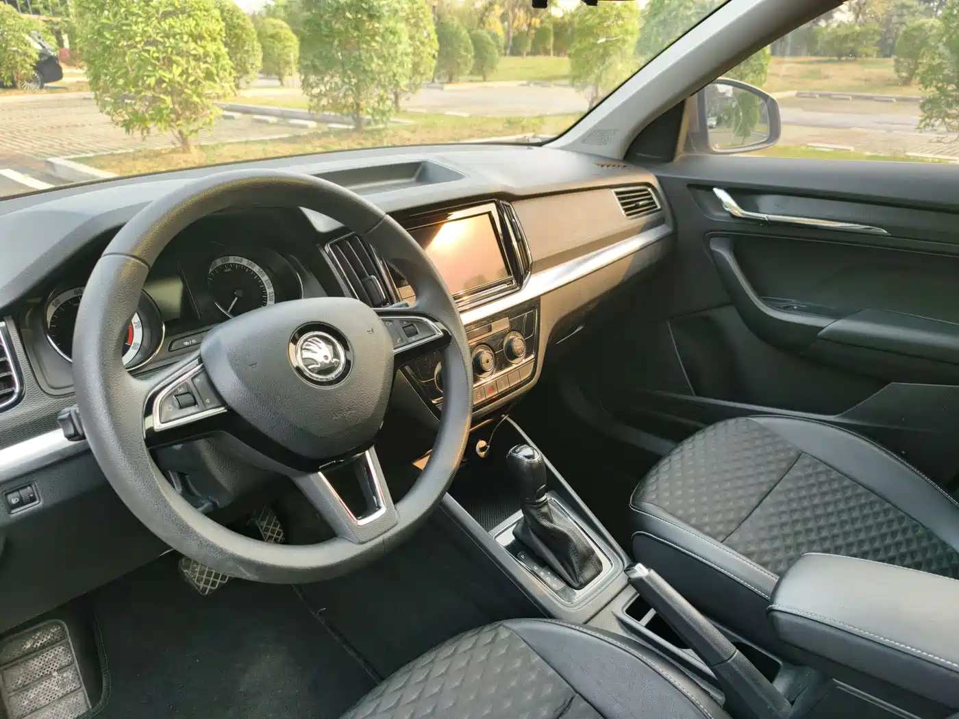 Škoda Kamiq 2020 Model 1.5L Automatic Comfort фото 13
