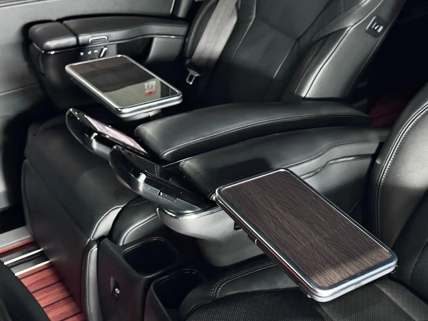 Toyota Alphard 2024 Hybrid 2.5L Ultimate Enjoyment Edition фото 32