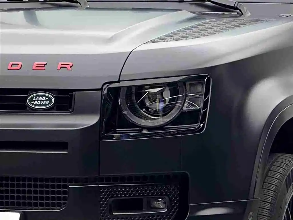 Land Rover Defender 2024 90 5.0T V8 фото 3