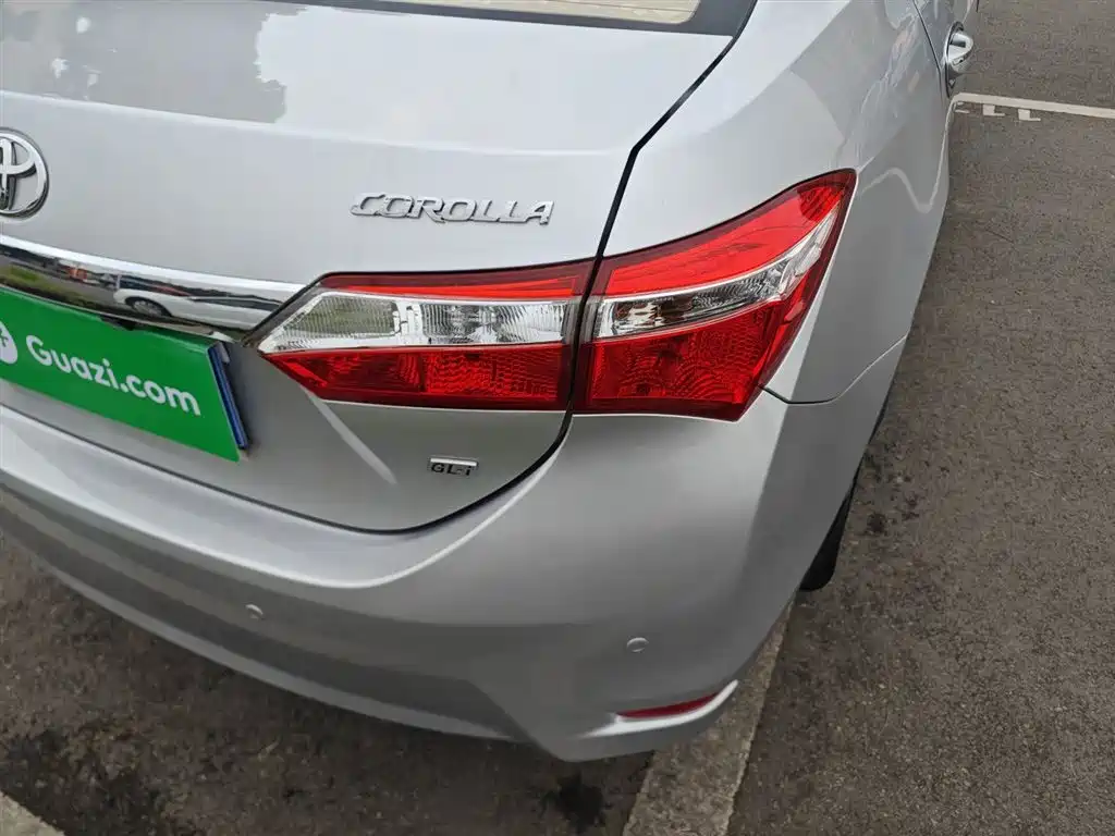 Toyota Corolla 2014 1.6L CVT GL-i фото 8