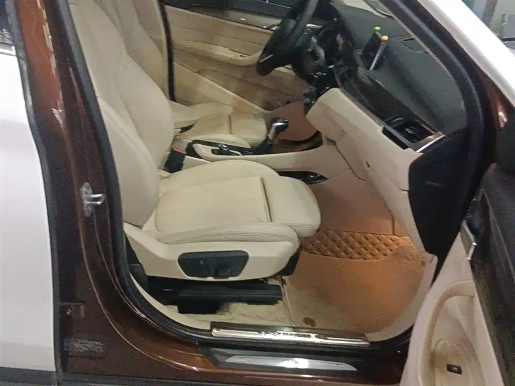 BMW X1 2016 sDrive18Li Luxury Model фото 25