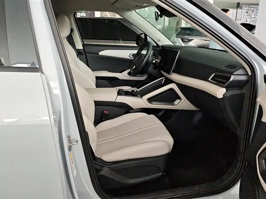 BYD Yuan UP 2025 Smart Drive Edition 401KM Vitality Version фото 8
