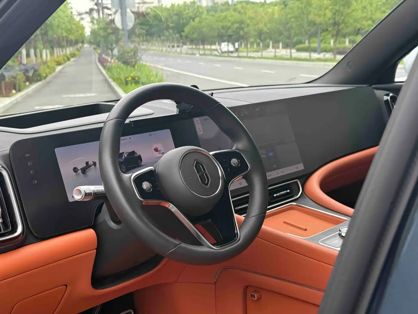 AITO Wenjie AITO M9 2024 Range Extender Max Edition 42kWh 6-seater фото 3