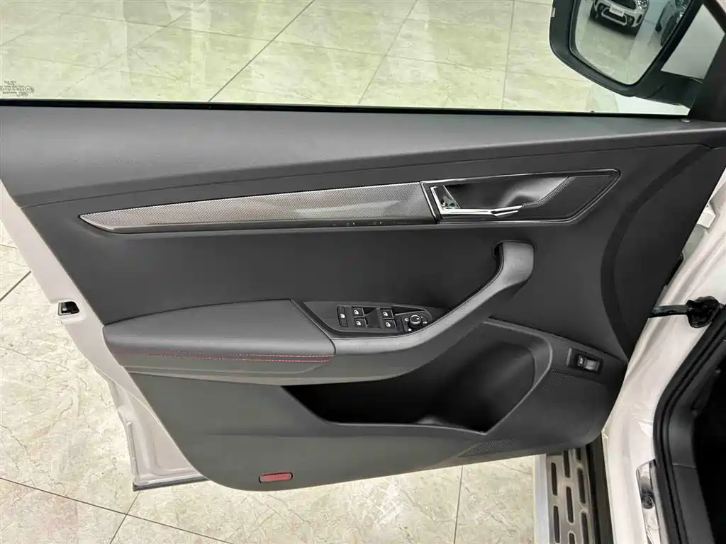 Škoda Karoq 2022 TSI280 Smart Brilliance Edition фото 10
