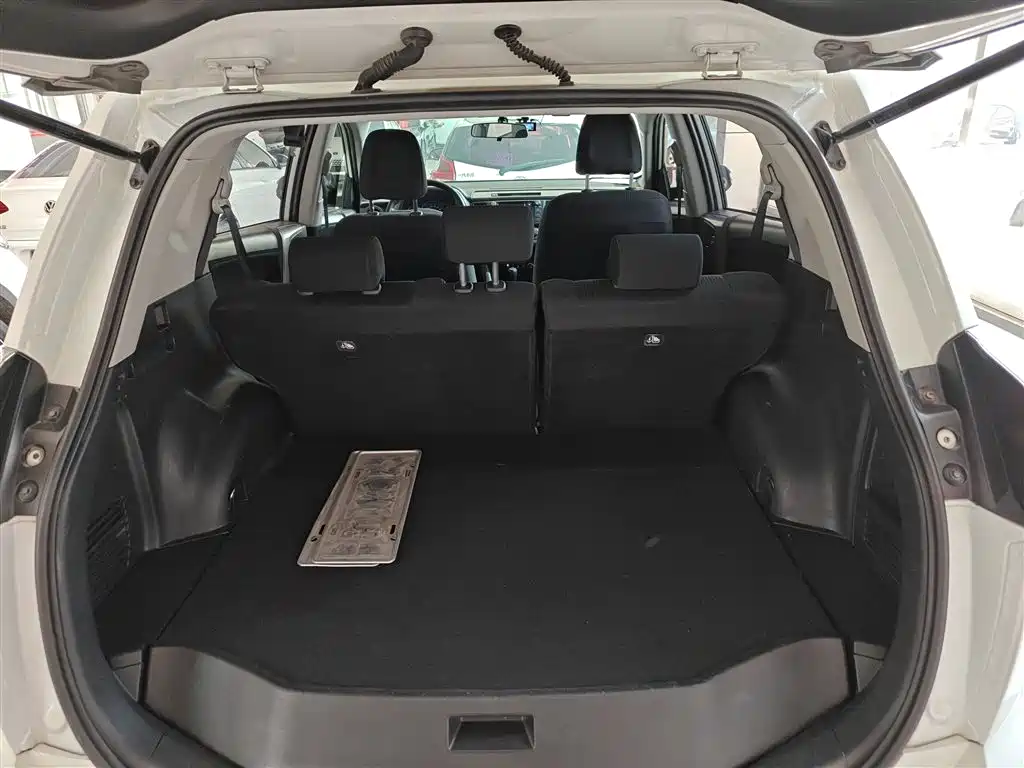 Toyota RAV4 Rongfang 2016 2.0L CVT 2WD Comfort (China V) фото 18