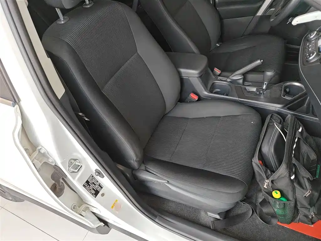 Toyota RAV4 Rongfang 2016 2.0L CVT 2WD Comfort (China V) фото 24