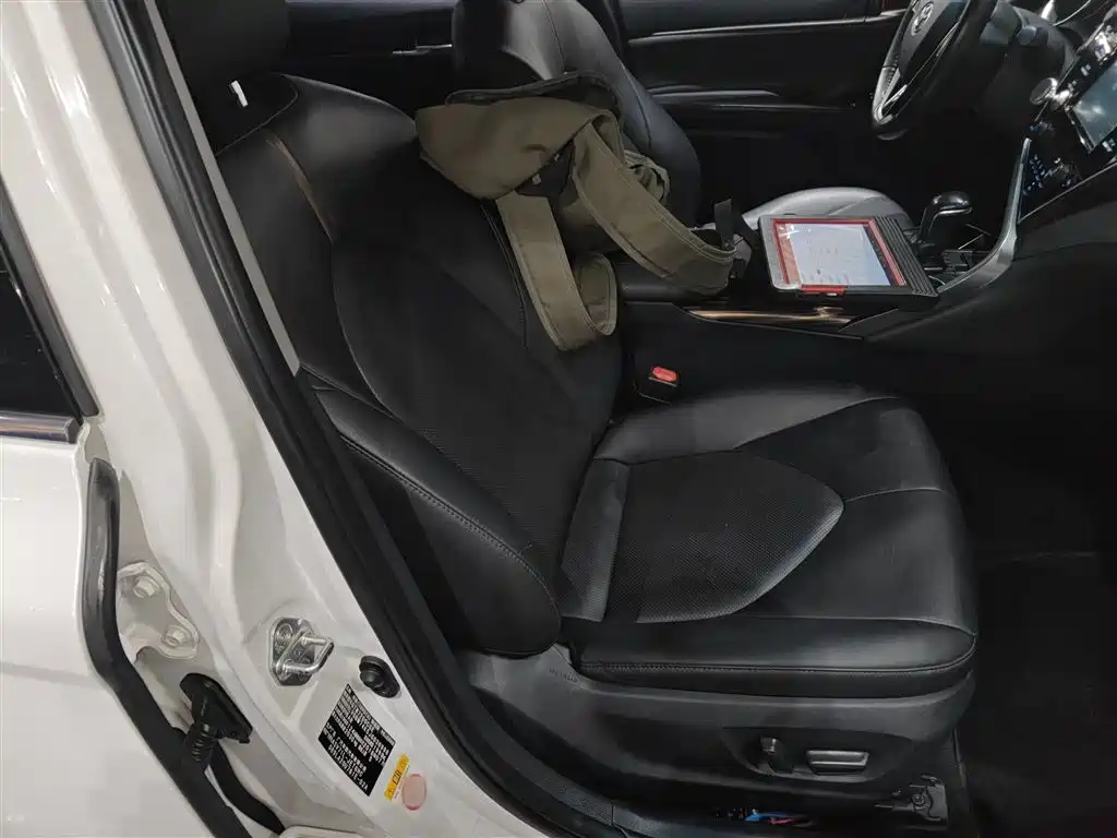 Toyota Camry 2018 2.0G Luxury Edition фото 25