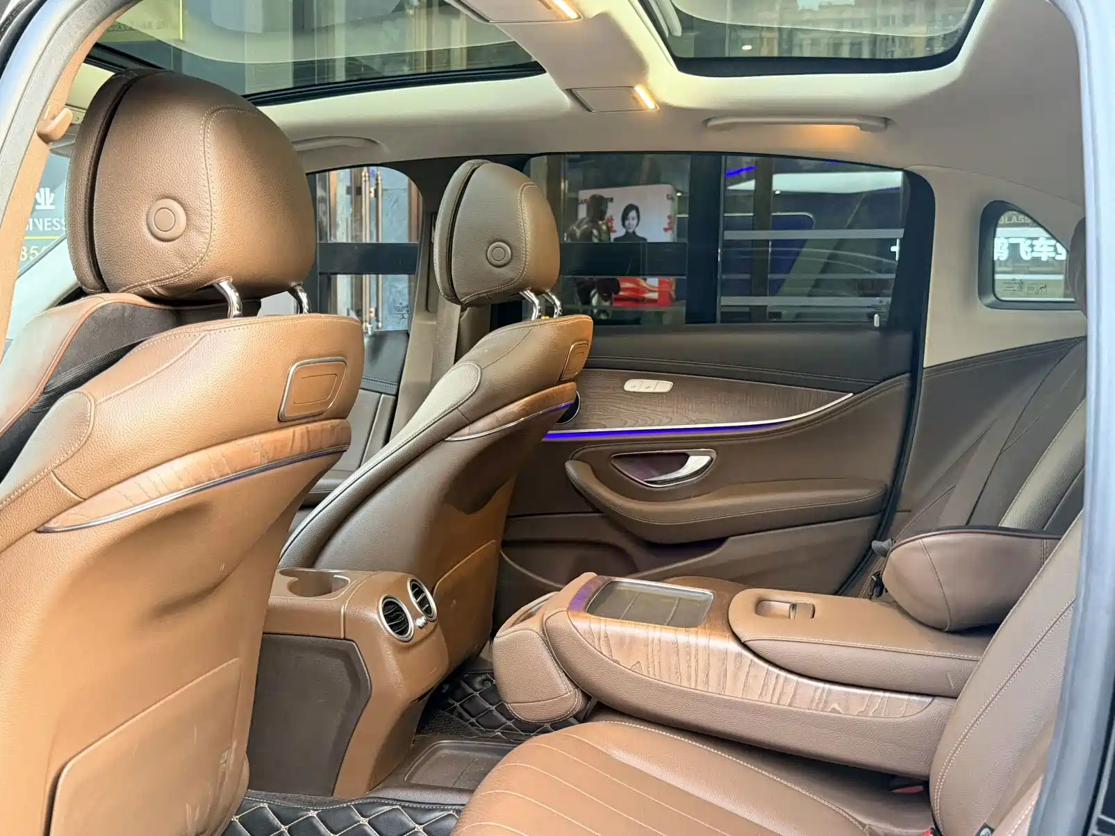 Фото 8 - Mercedes-Benz E-Class