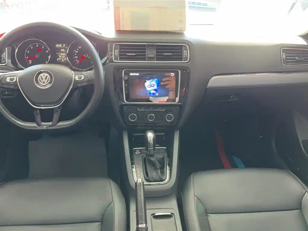 Volkswagen Sagitar 2017 1.6L Automatic Comfort фото 6