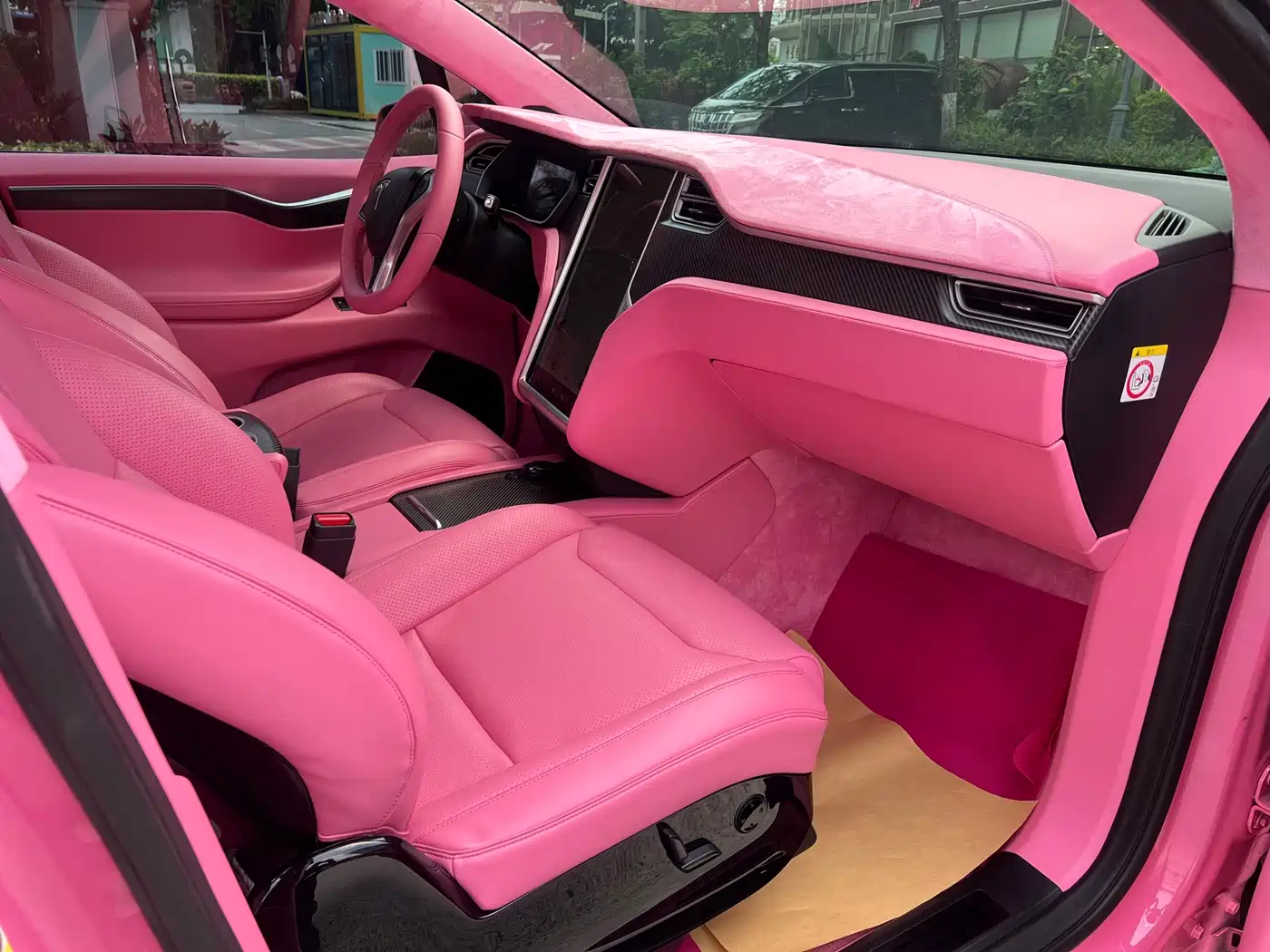 TESLA MODEL X