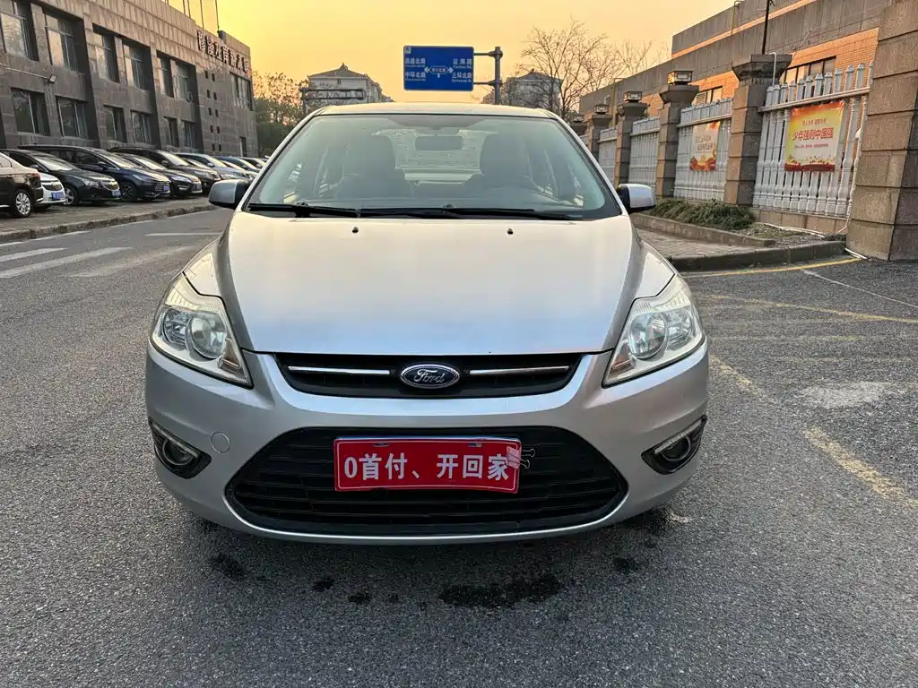 Photo 2 - Ford Focus