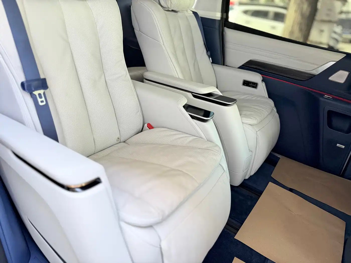 Buick Century 2025 2.0T 7-Seater World Edition фото 19