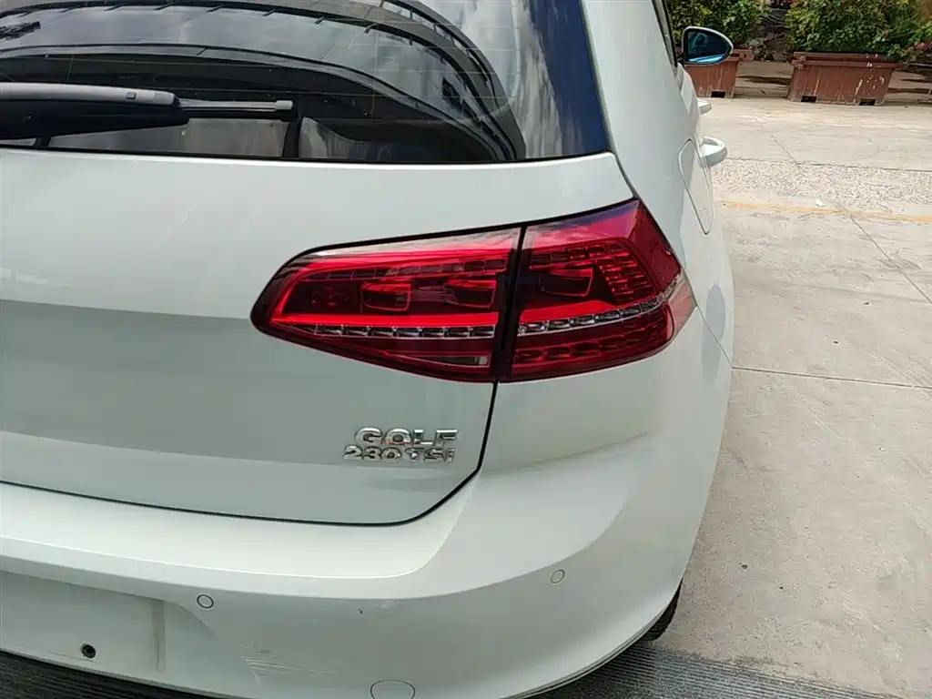 Volkswagen Golf 2016 230TSI Automatic Comfort фото 8