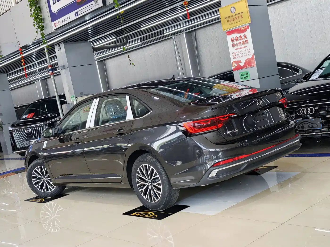 Volkswagen Sagitar 2025 Model Year Facelift 200TSI DSG Soaring Edition фото 3