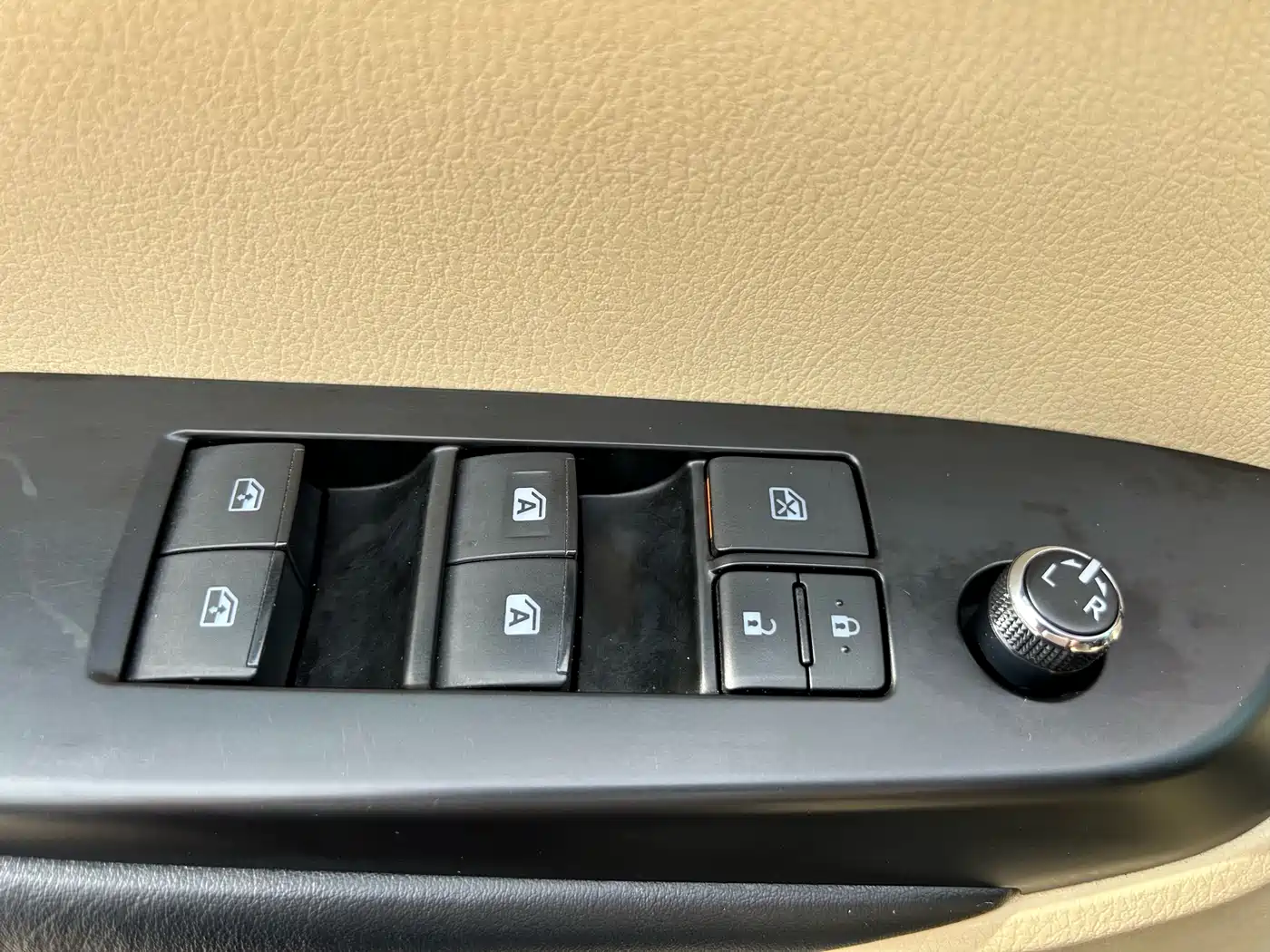 Toyota Highlander 2018 2.0T 2WD Elite 7-seater (China V) фото 30