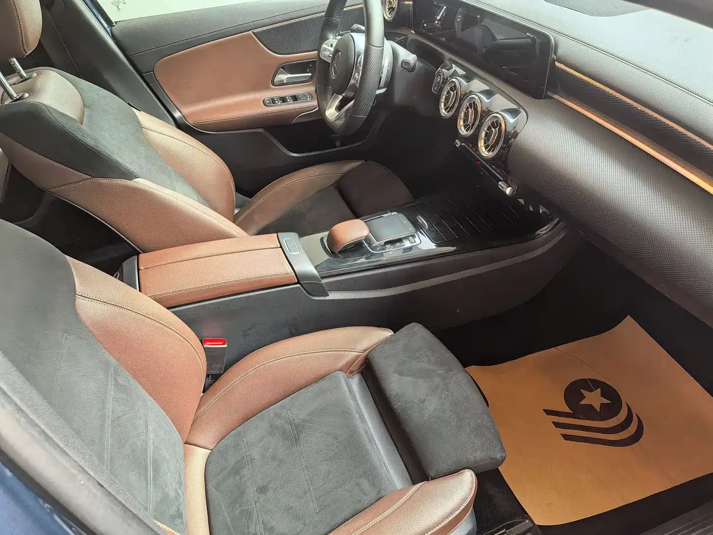 Mercedes-Benz A-Class 2019 A 200 L Sport Sedan фото 4