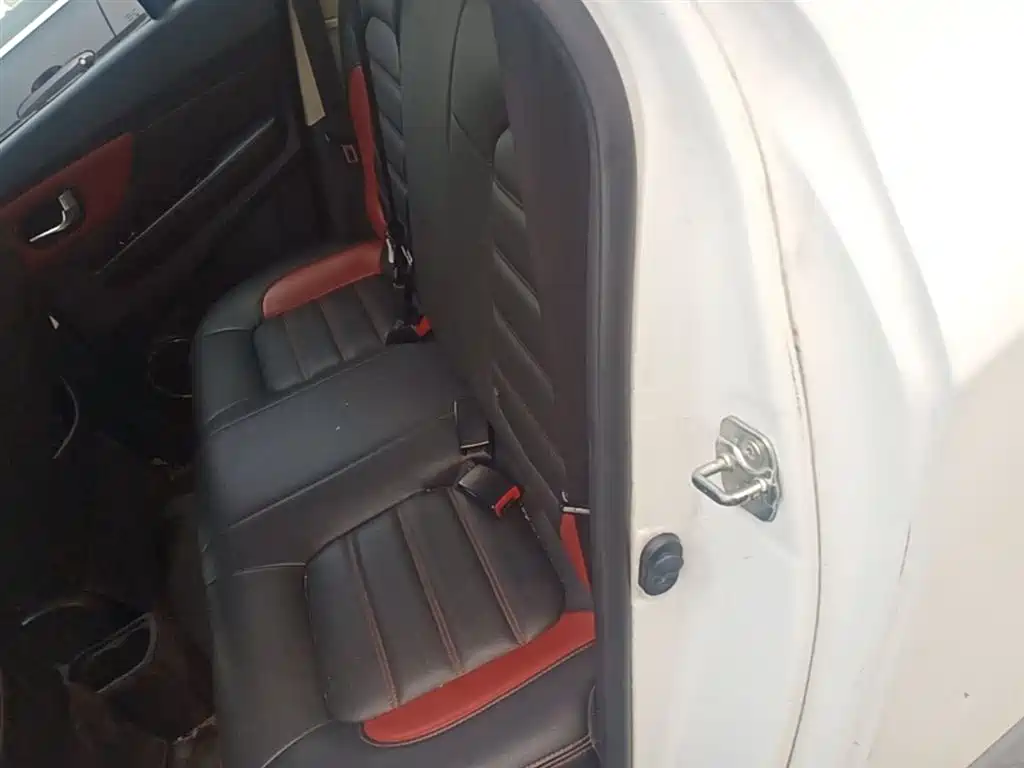 Haval H1 2015 1.5L Manual Urban фото 17