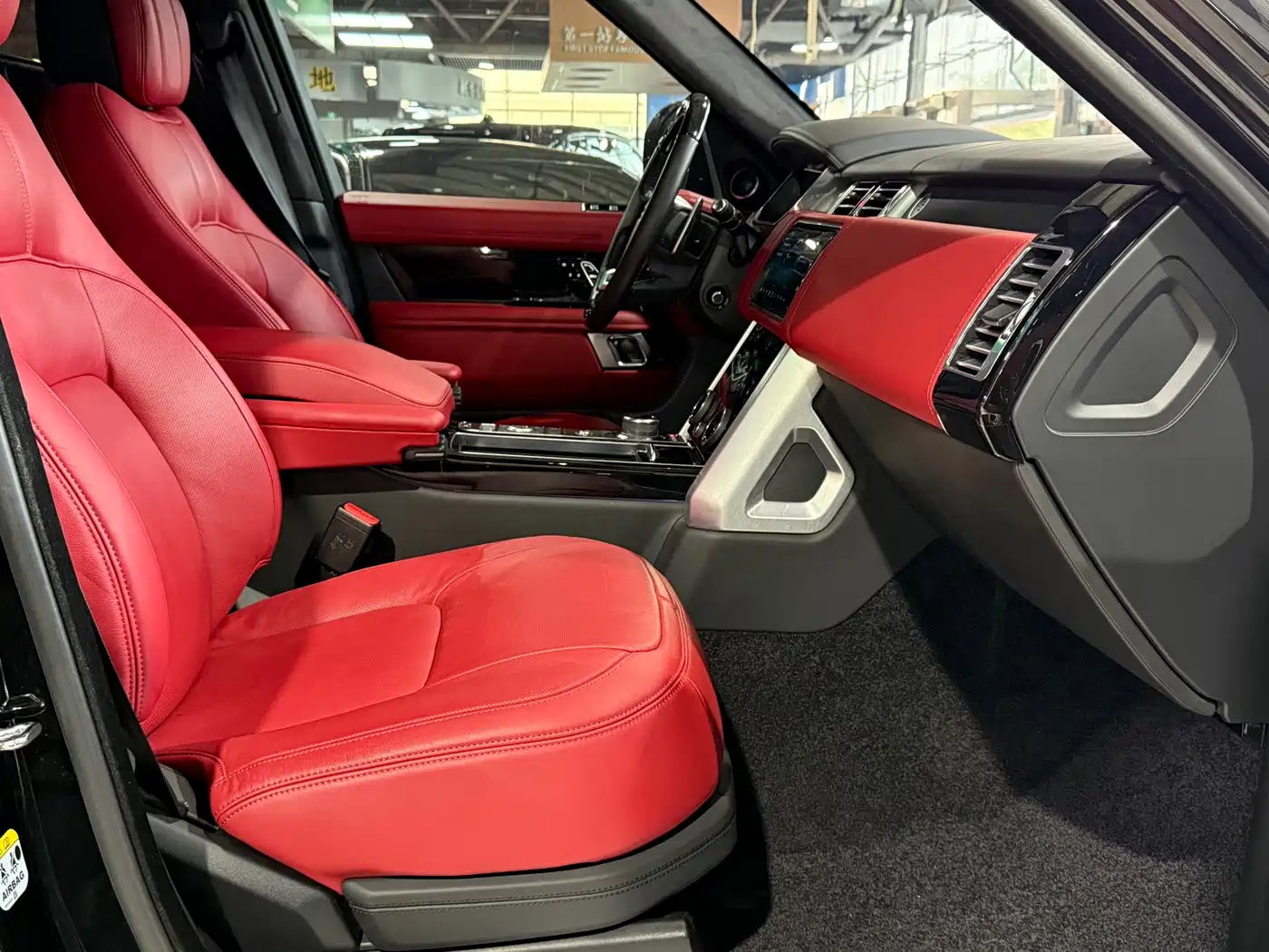 Land Rover Range Rover 2022 3.0 L6 400PS Prestige Genesis Extended Edition фото 8