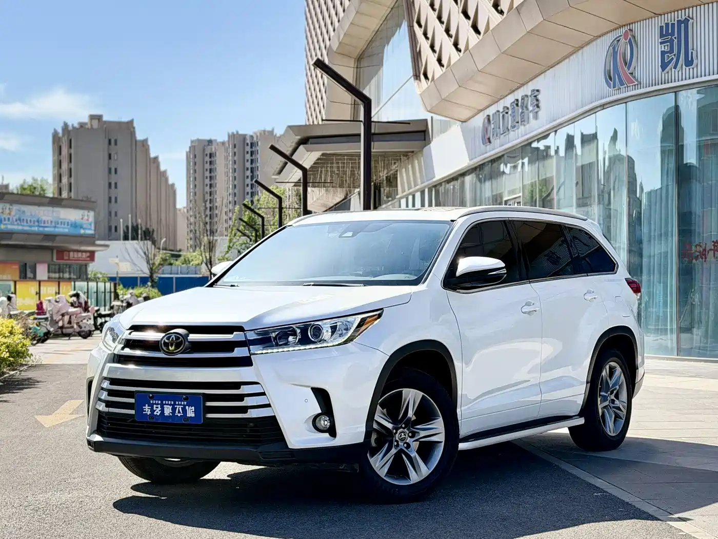 TOYOTA HIGHLANDER