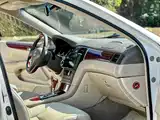 Photo 14 - Lexus ES