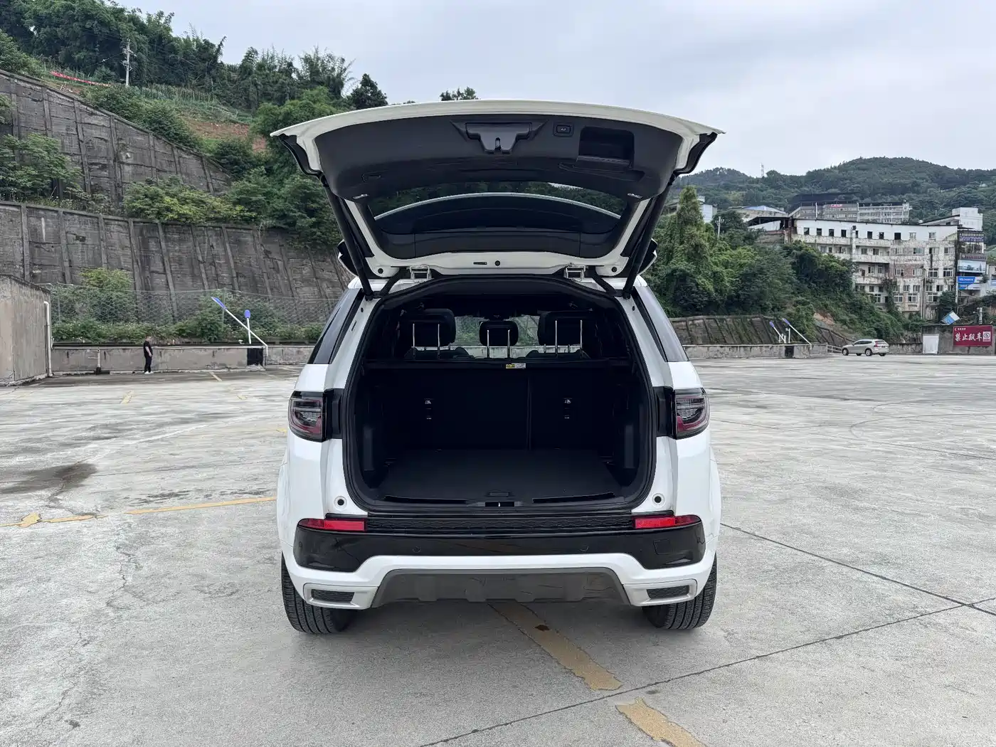 Land Rover Discovery Sport 2020 249PS R-Dynamic Performance фото 9