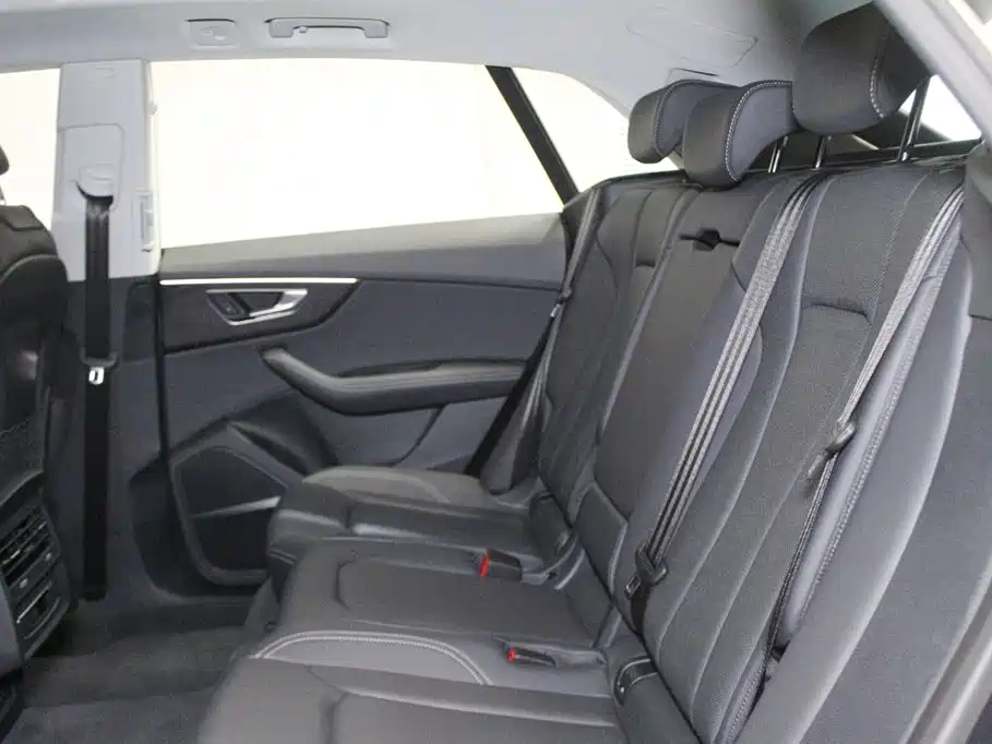 Audi Q8 2026 2024 45 TFSI Luxury Sport