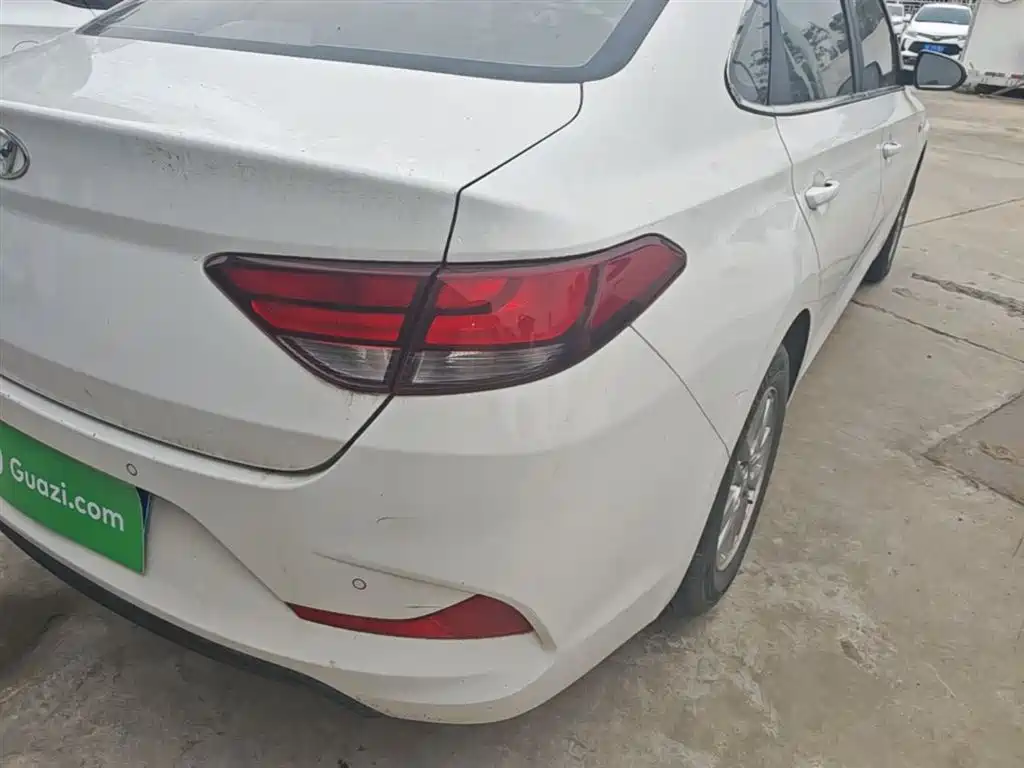 Hyundai Elantra 2018 1.6L Automatic Pleasing Edition GL China VI фото 24