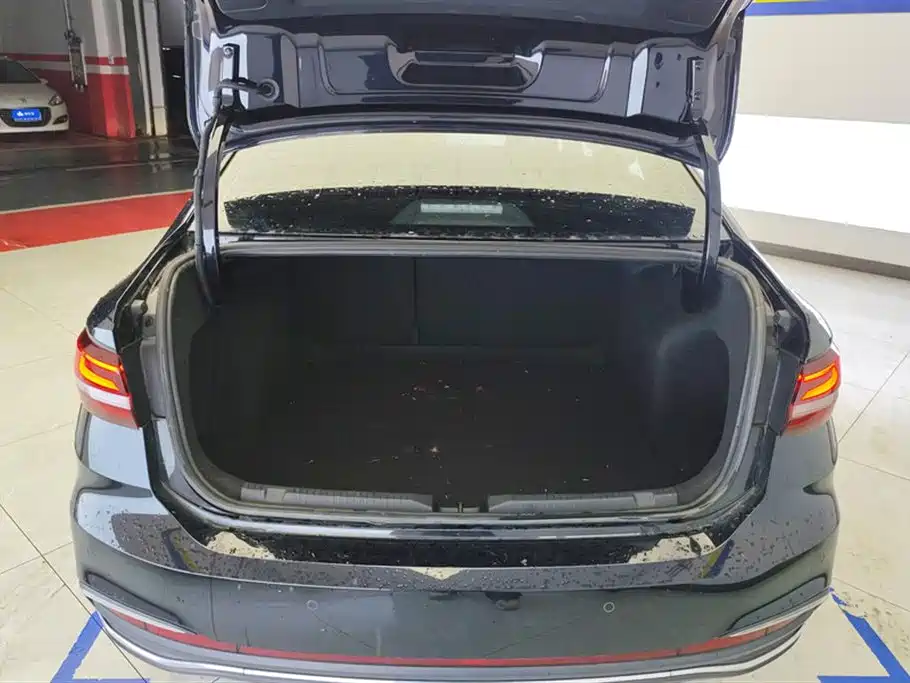 Volkswagen Lavida 2023 300TSI DSG Comfort Edition фото 4