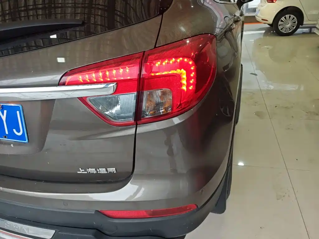 Фото 8 - Buick Envision Plus
